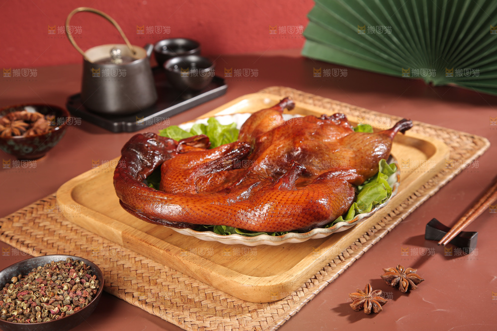 深底上的酱鸭