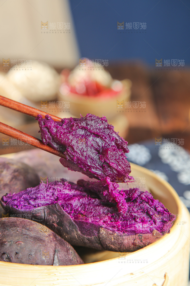 深底上的紫薯