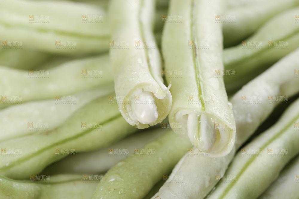 木底上的白芸豆角
