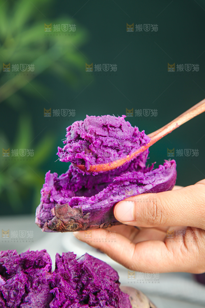 深底上的紫薯