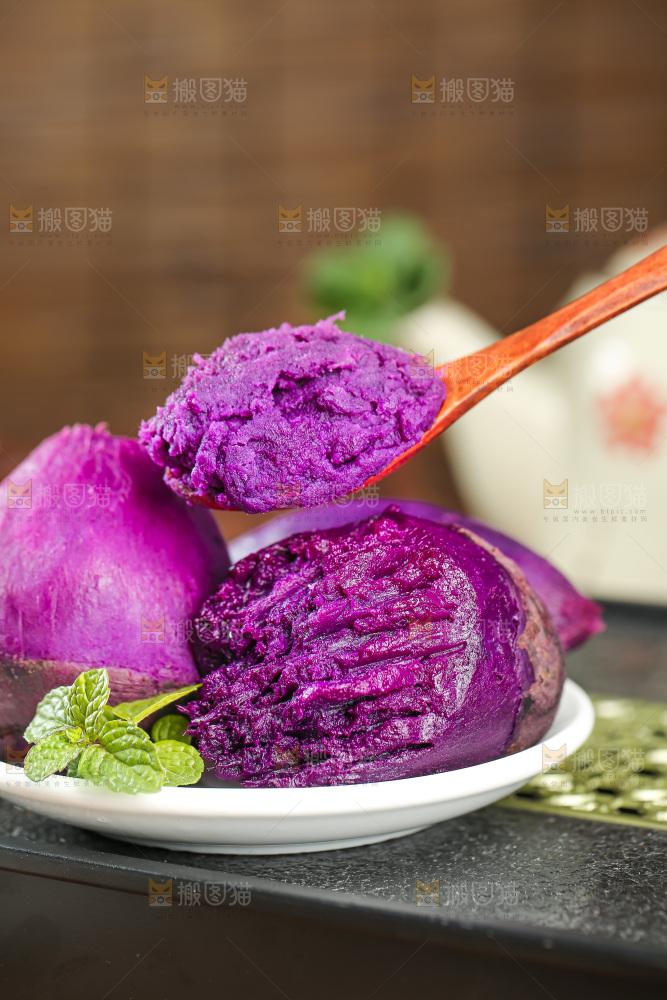 深底上的紫薯