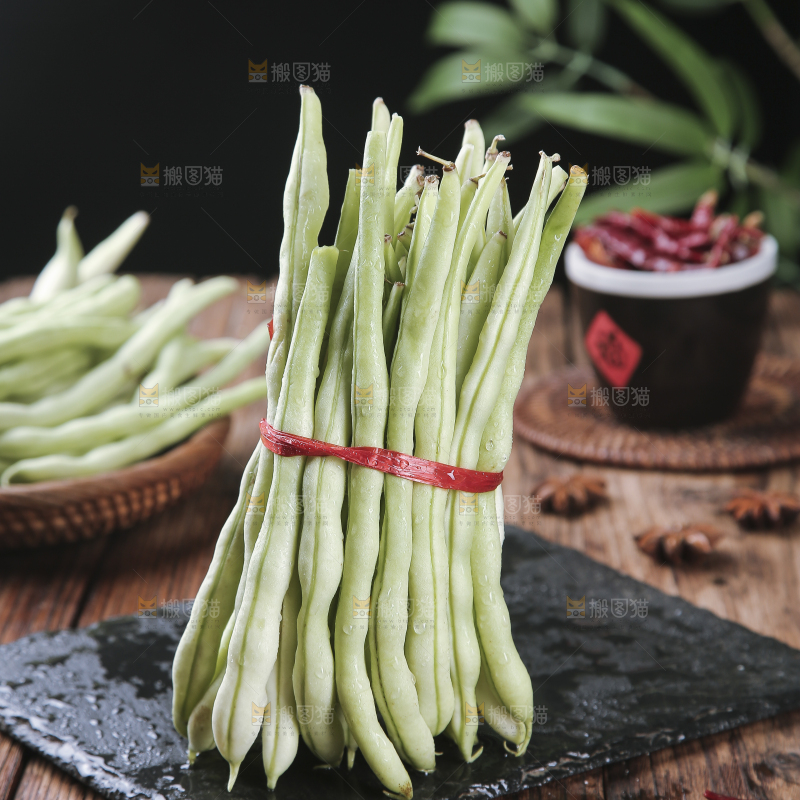 木底上的白芸豆角