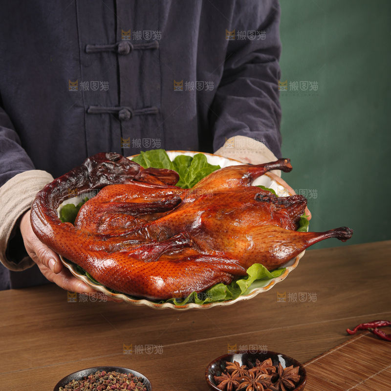 深底上的酱鸭