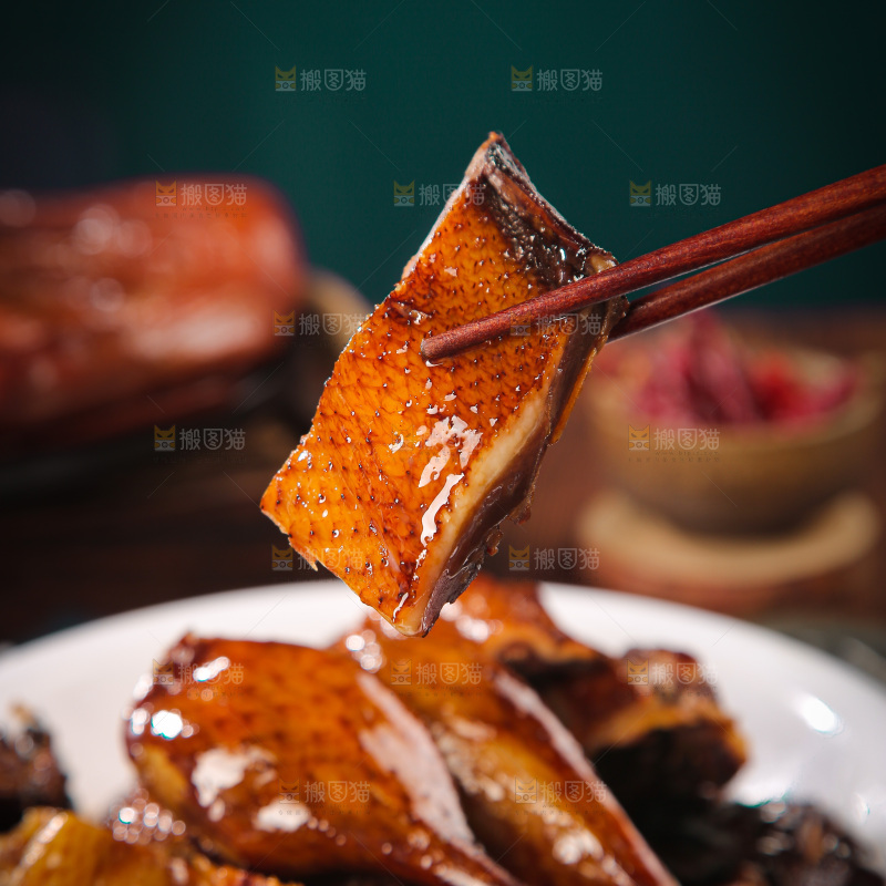 深底上的酱鸭