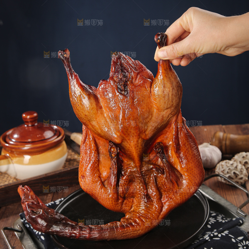深底上的酱鸭