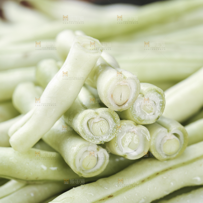 木底上的白芸豆角