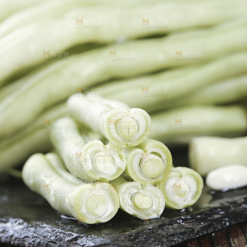 木底上的白芸豆角