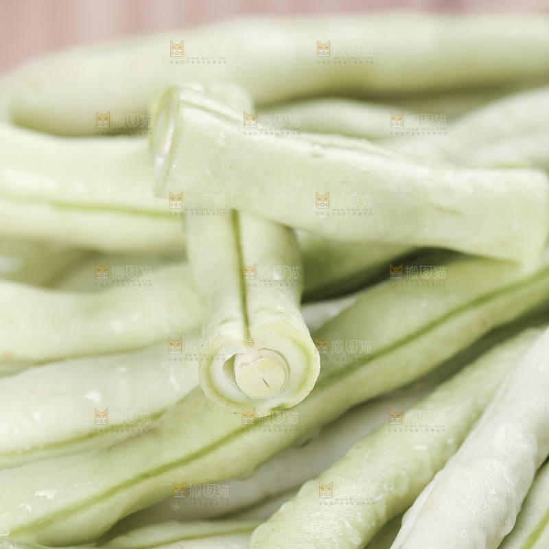 木底上的白芸豆角