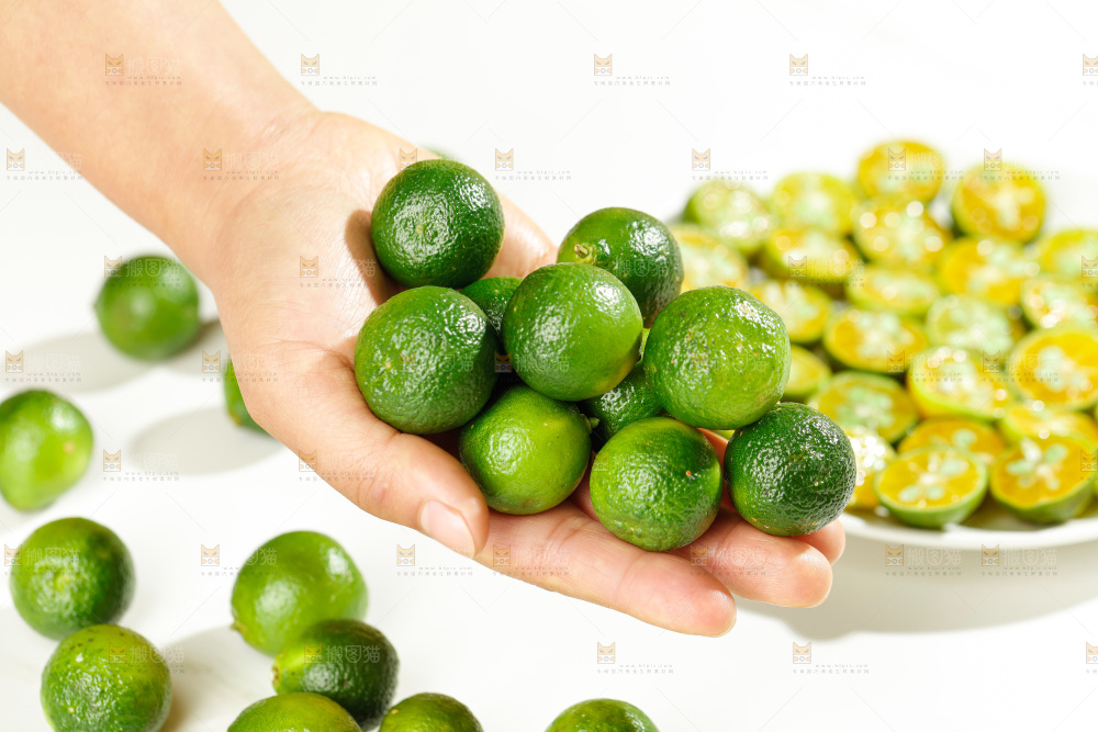 深底上的小青桔