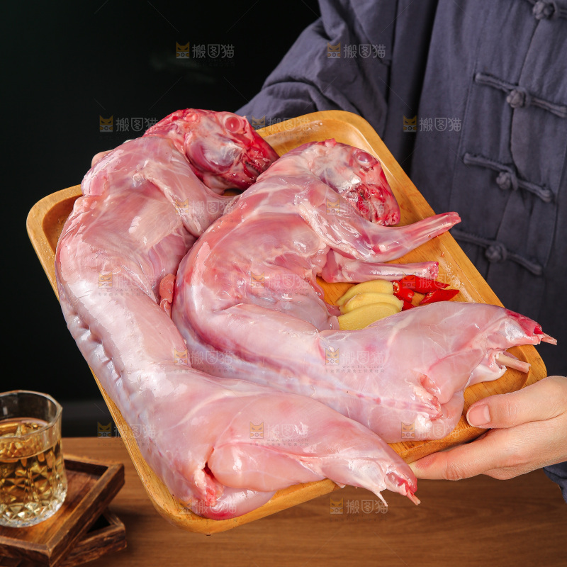 深底上的新鲜兔子