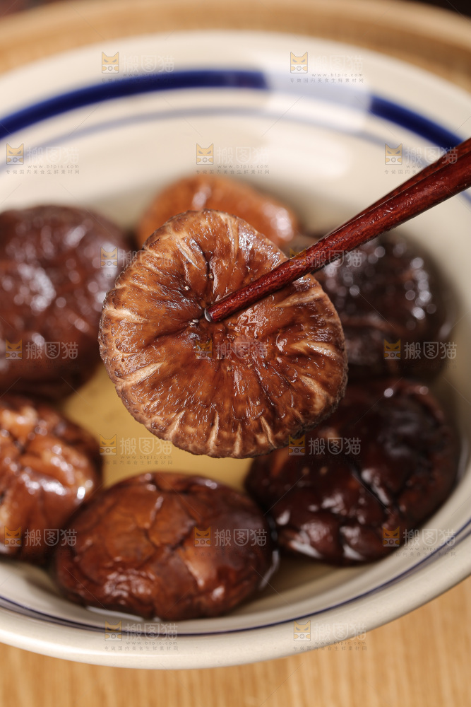 深底上的香菇