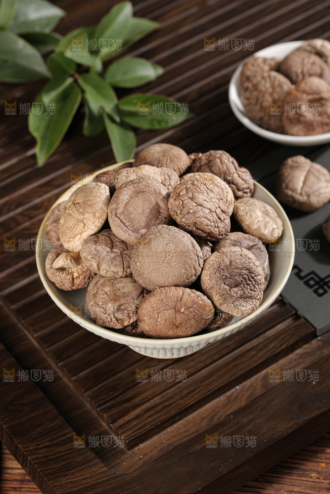 深底上的香菇