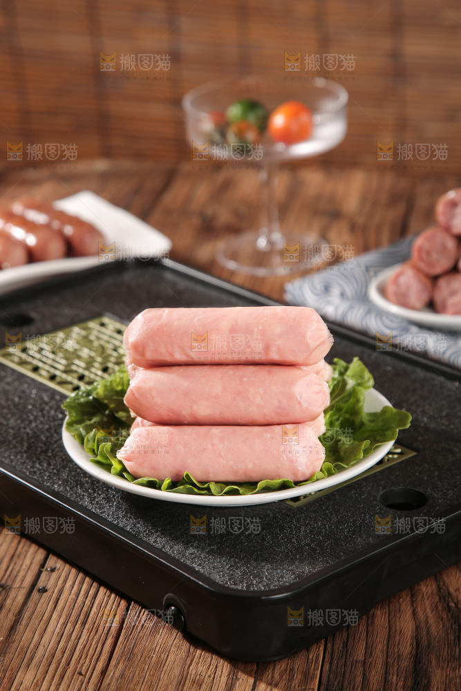 深底上的烤肠