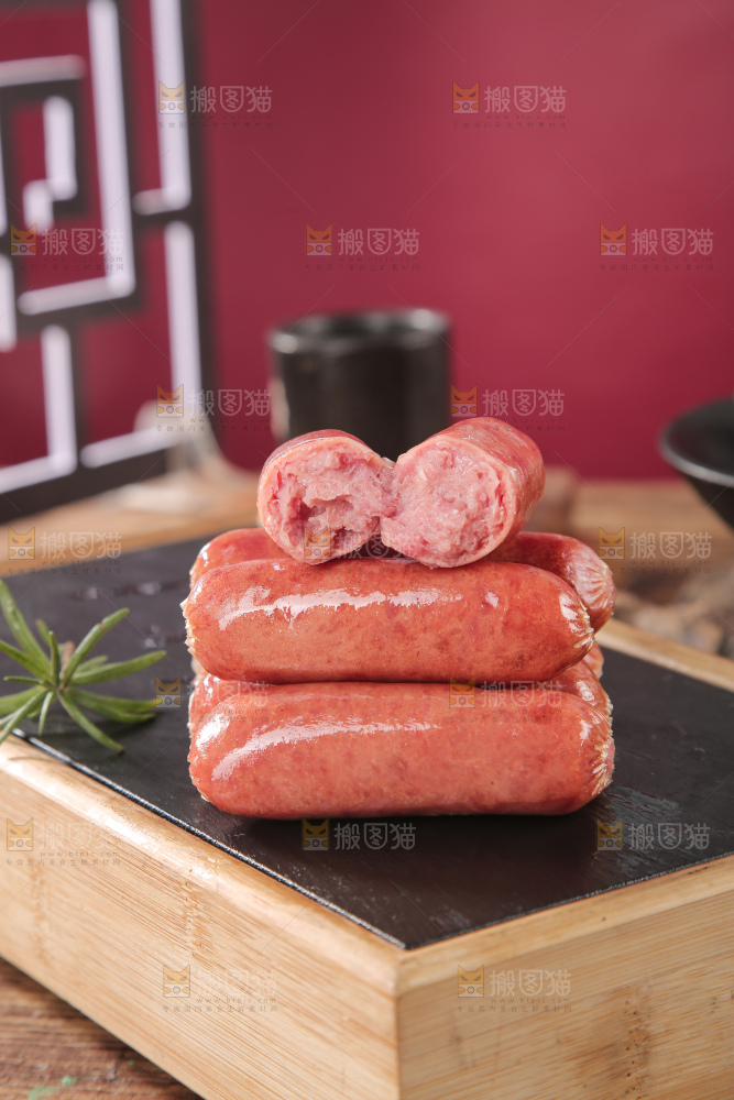 深底上的烤肠