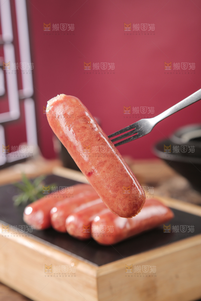 深底上的烤肠
