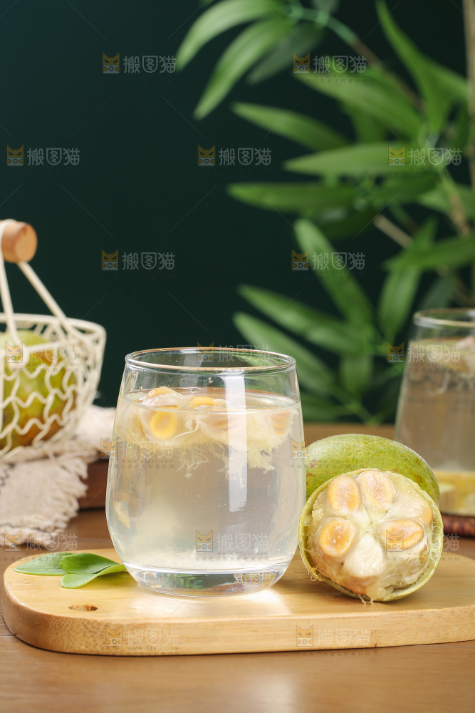 浅底上新鲜罗汉果