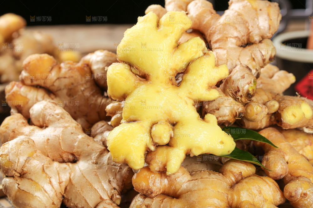深底上的小黄姜