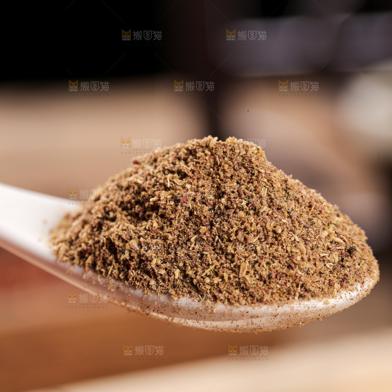 深底上的花椒粉