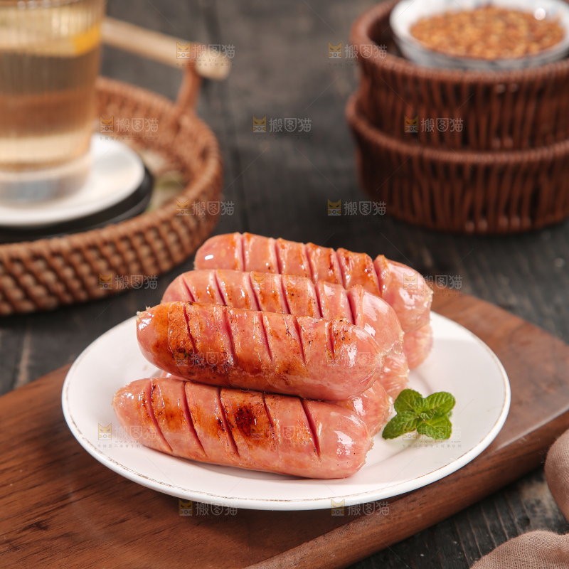深底上的烤肠