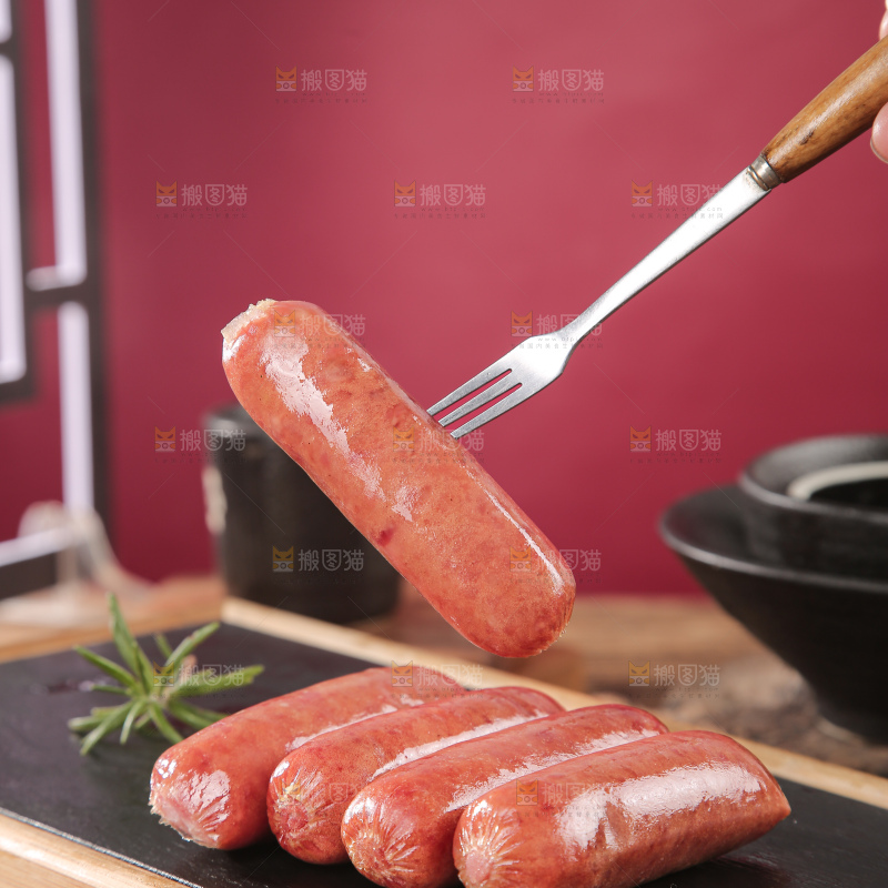 深底上的烤肠