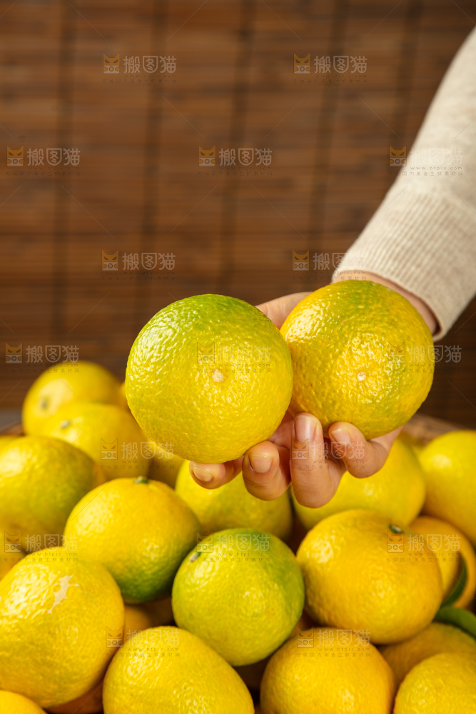 深底上的桔柚