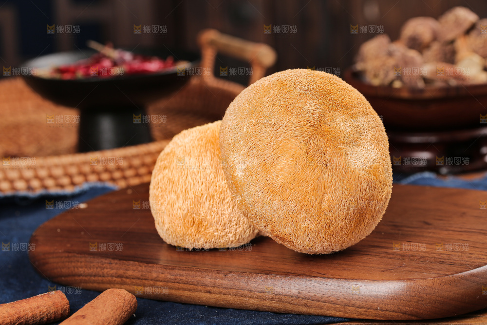 深底上的猴头菇