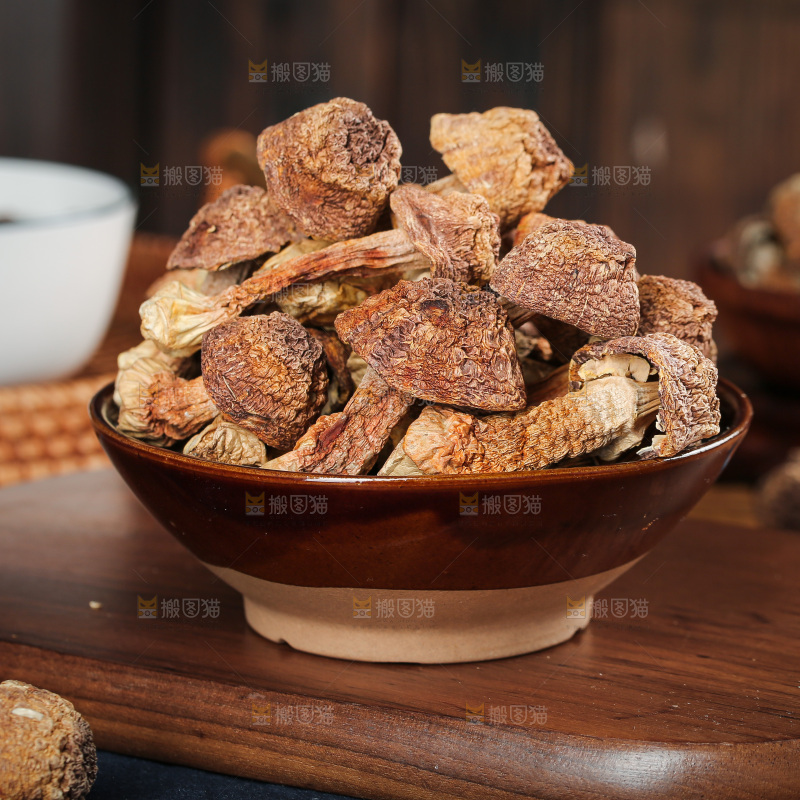 深底上的姬松茸