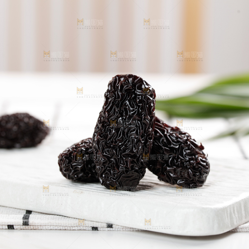 浅底上的黑晶枣
