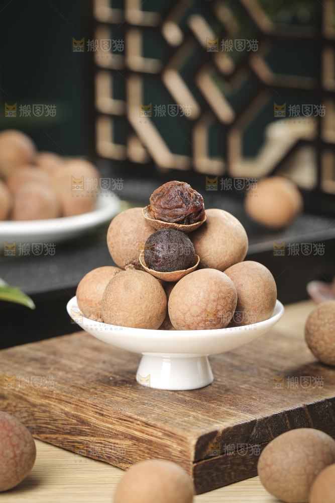 深底上的桂圆干