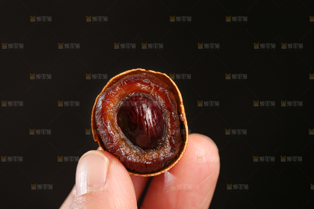 深底上的桂圆干
