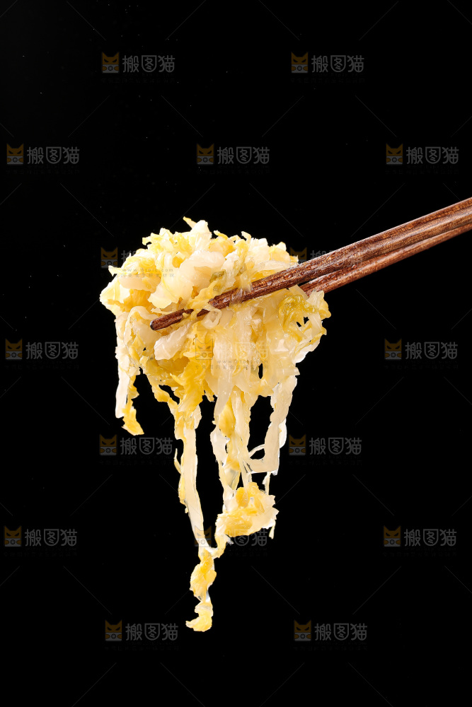 深底上的东北酸菜
