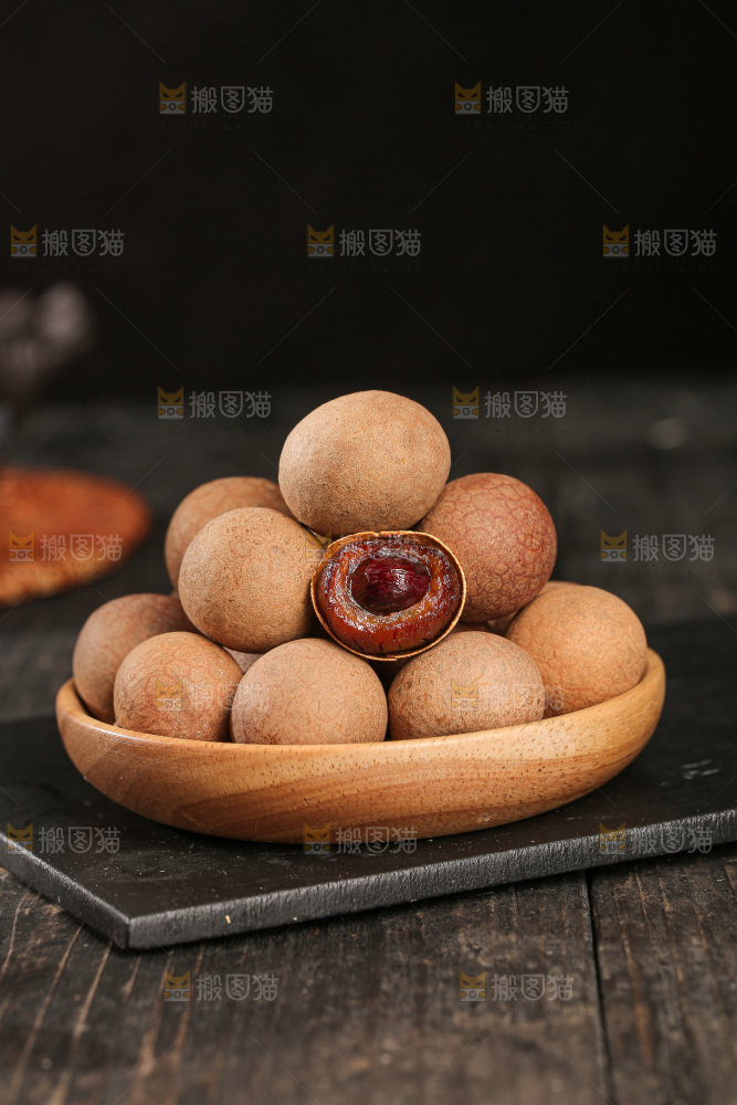 深底上的桂圆干