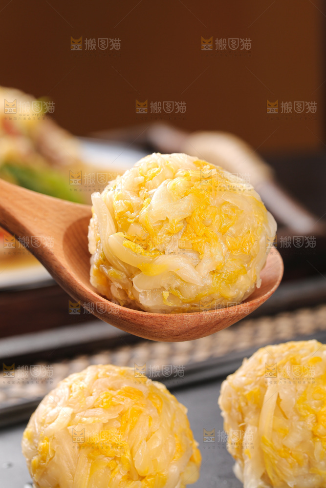 深底上的东北酸菜