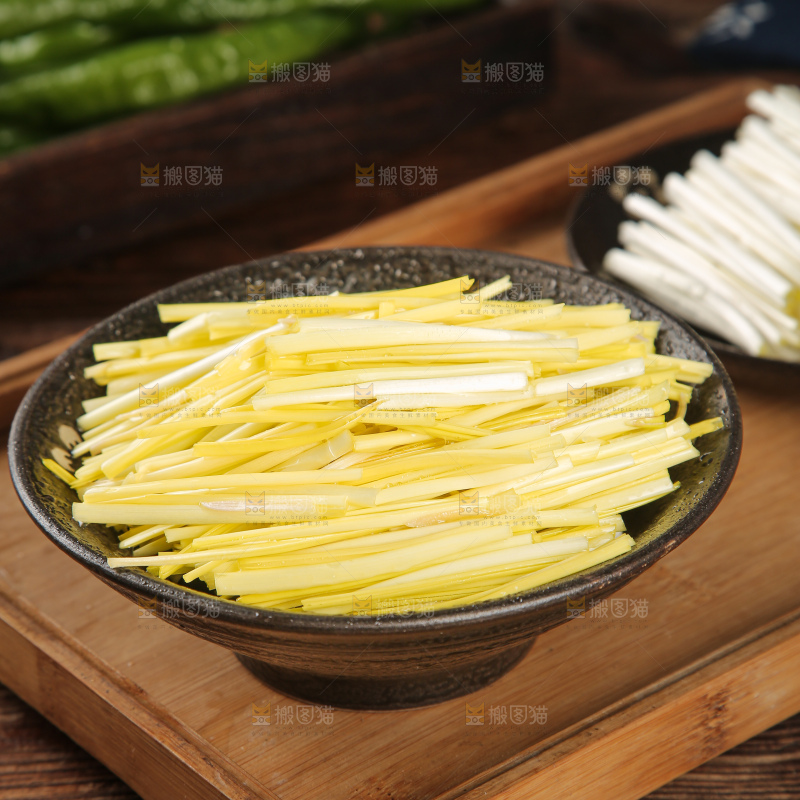 深底上的韭黄