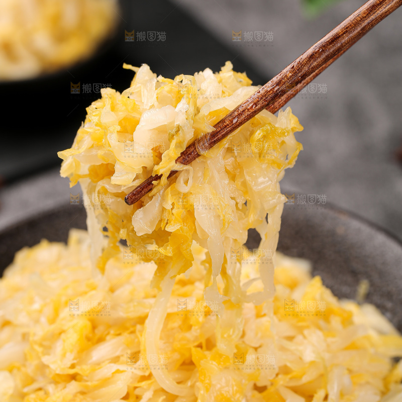 深底上的东北酸菜