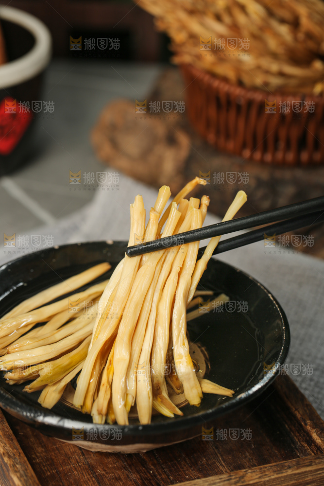 深底上的黄花菜