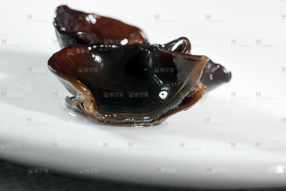 深底上的黑木耳