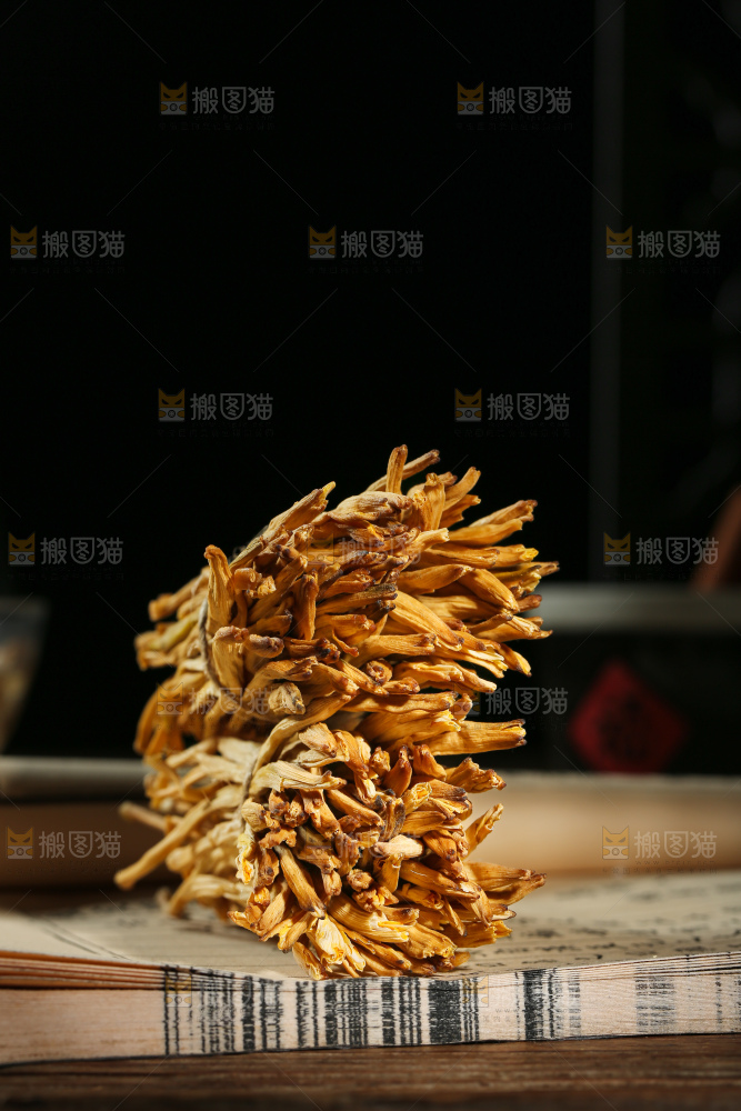 深底上的黄花菜