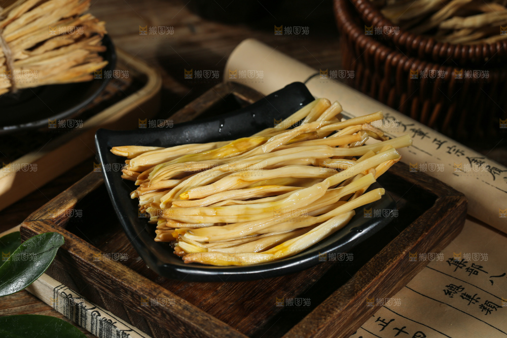 深底上的黄花菜