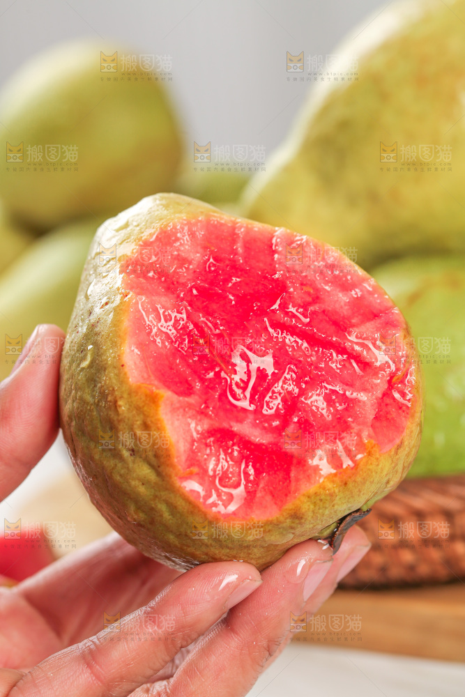浅底上的红心芭乐
