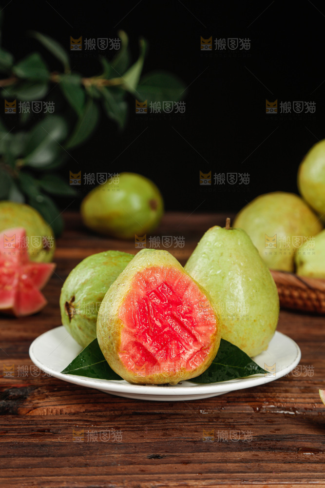 深底上的红心芭乐