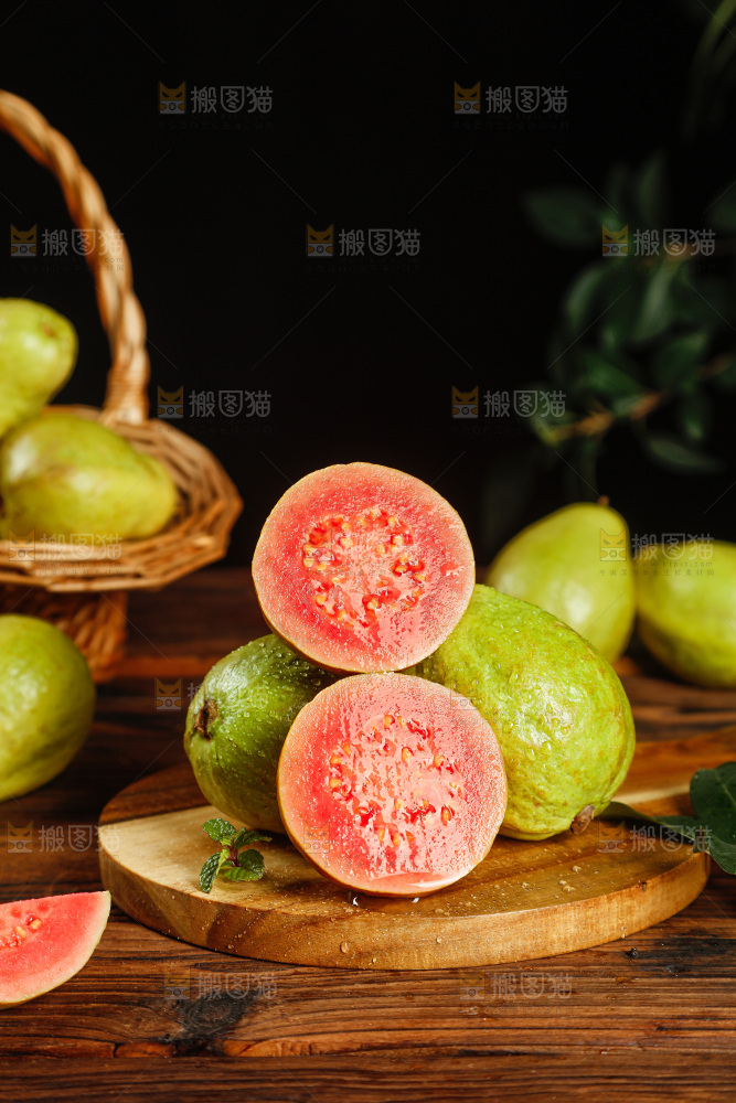 深底上的红心芭乐