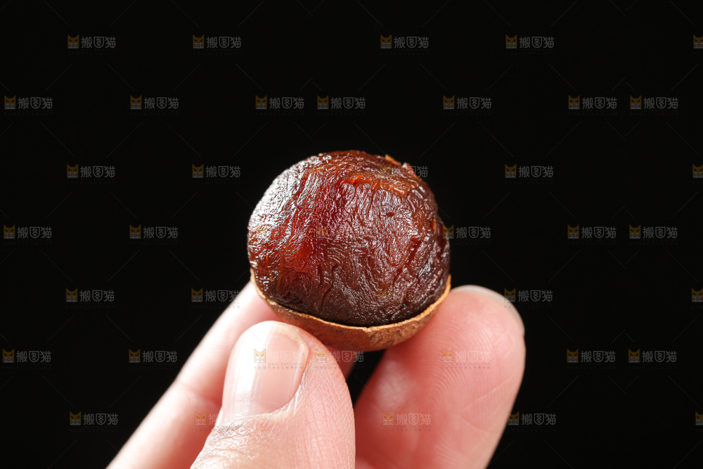 深底上的桂圆干