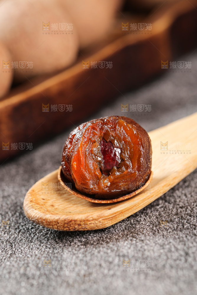 深底上的桂圆干