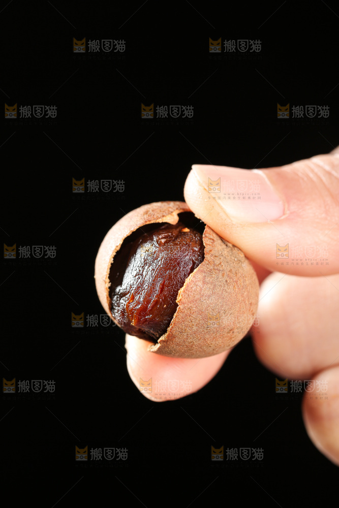 深底上的桂圆干