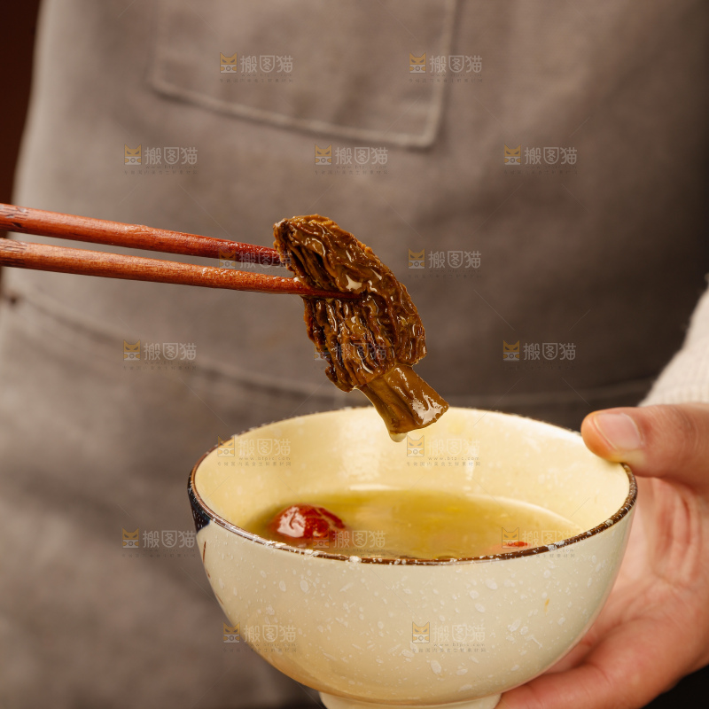 深底上的鸡汤