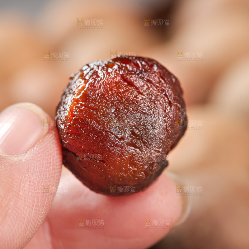 深底上的桂圆干
