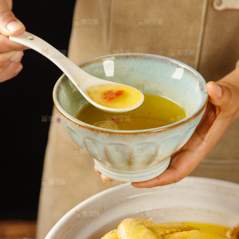 深底上的鸡汤