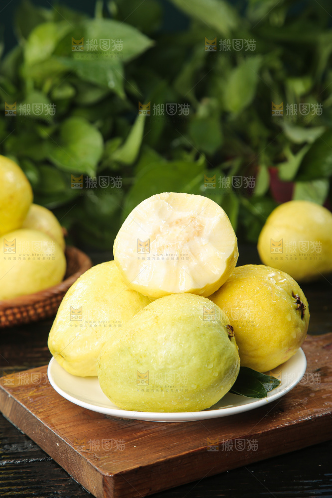 深底上的奶油芭乐