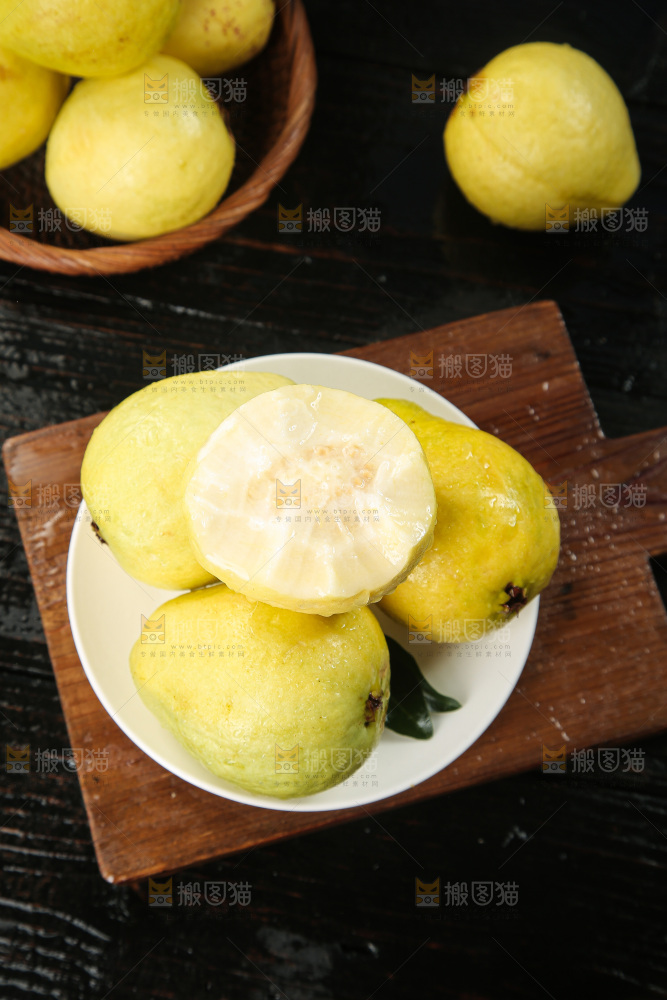 深底上的奶油芭乐